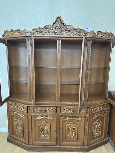 Klassik üslubda vitrin-bufet - Material: tam ağac karkas, yuxarı - şəkil 4