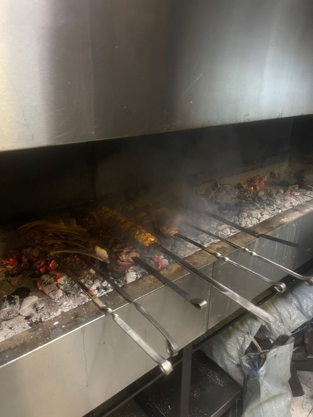 Aşpaz tələb olunur, Manqalçı, kababçı, 30-45 yaş, 3-5 illik təcrübə