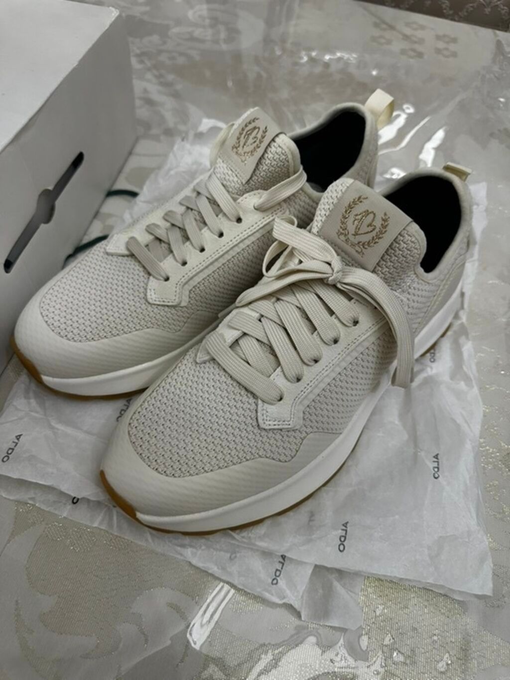 Aldo - senaker . Yenidir, istifadə olunmayıb. Ölçü düzgün gəlmədiyi