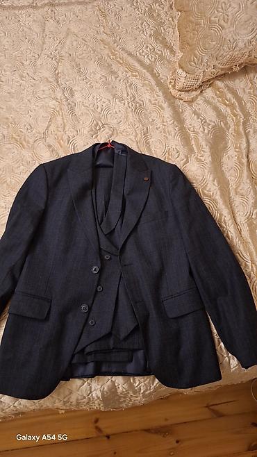 Kişi kostyum dəsti – 3 hissəli - Model: klassik qoltuqaltı düyməli - şəkil 2