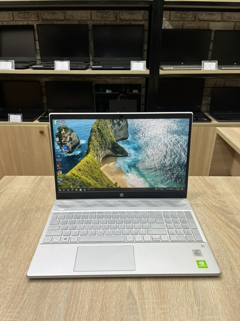 İşlənmiş HP Pavilion, 15.6 ", Intel Core i5, 512 GB, Ödənişli çatdırılma