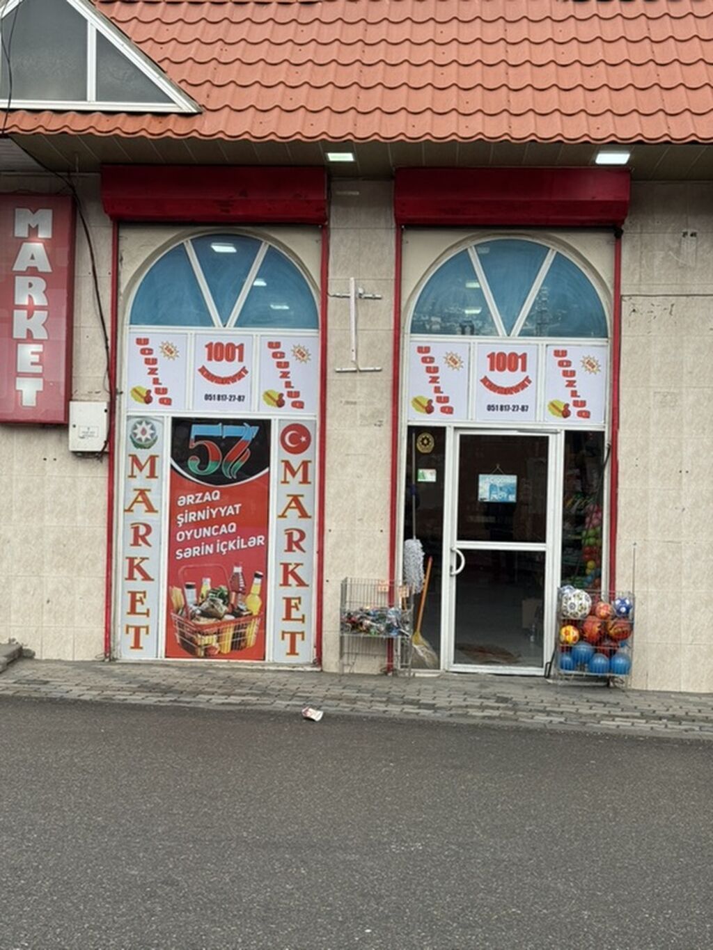 Salam Şəmkirdə çox təcili hazır biznes satılır mağazamız qarışıq