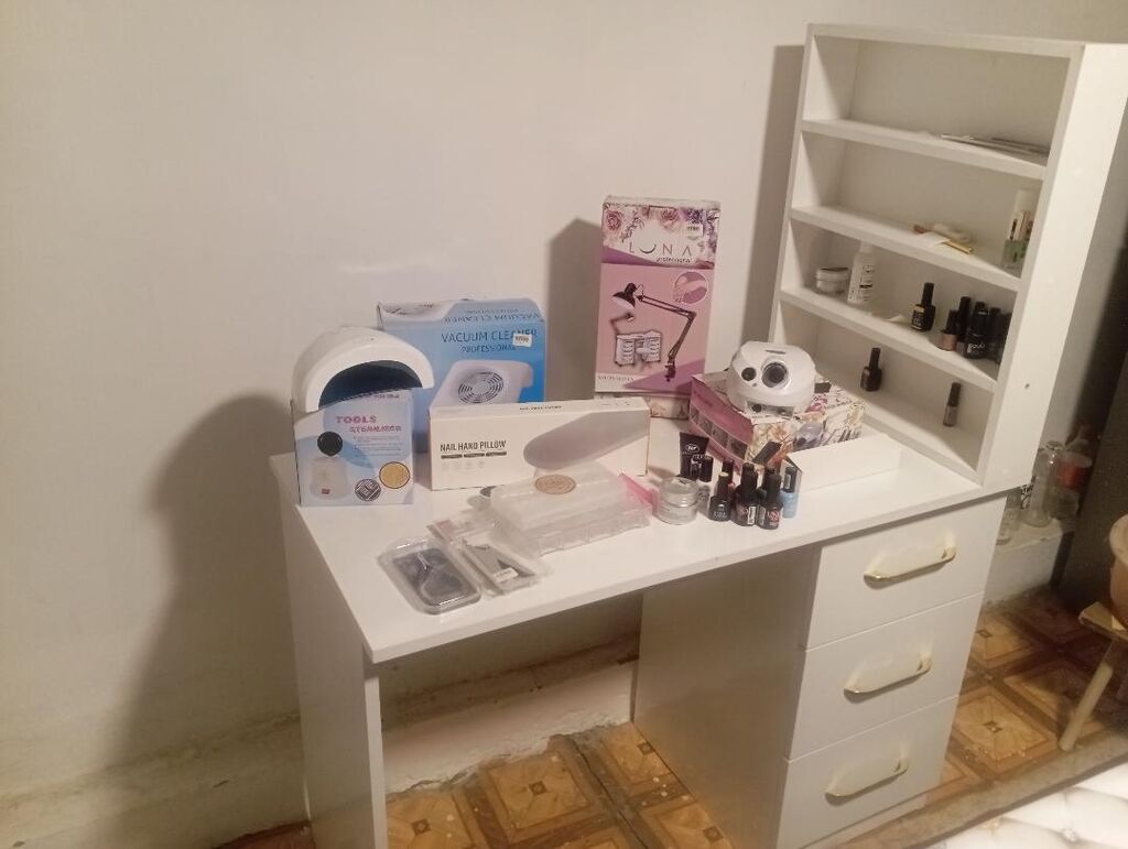 Manikür üçün tam avadanlıq dəsti və iş masası Məhsul tərkibi: -