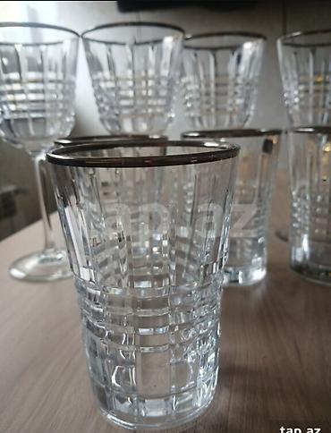 Bir dəst kristal qədəh və stəkandan ibarətdir. Dəstə yuxarı hissəsi - şəkil 5