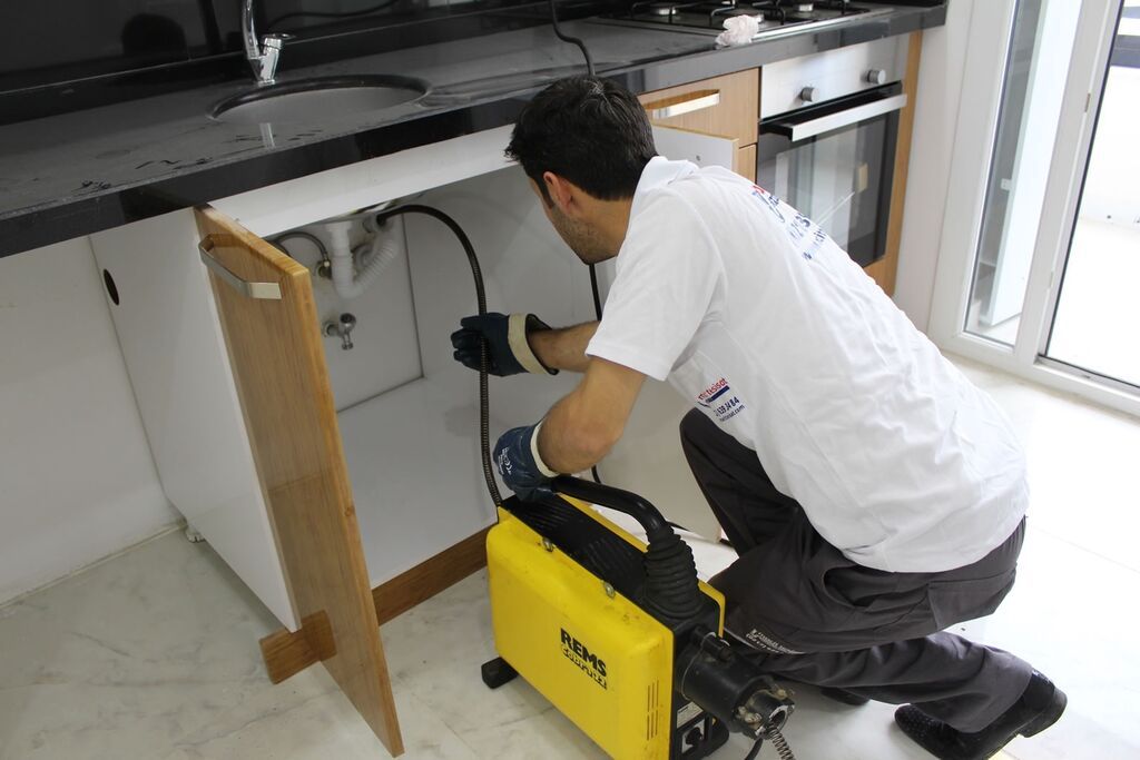 Salam yağlı mətbəx boruları və tutulmuş kanalizasiya xətlərinin alman