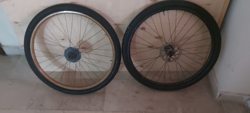 2 ədədi də satılır tək alanda qiymətlər (qabağ: 15) (arxa;29) ikisini