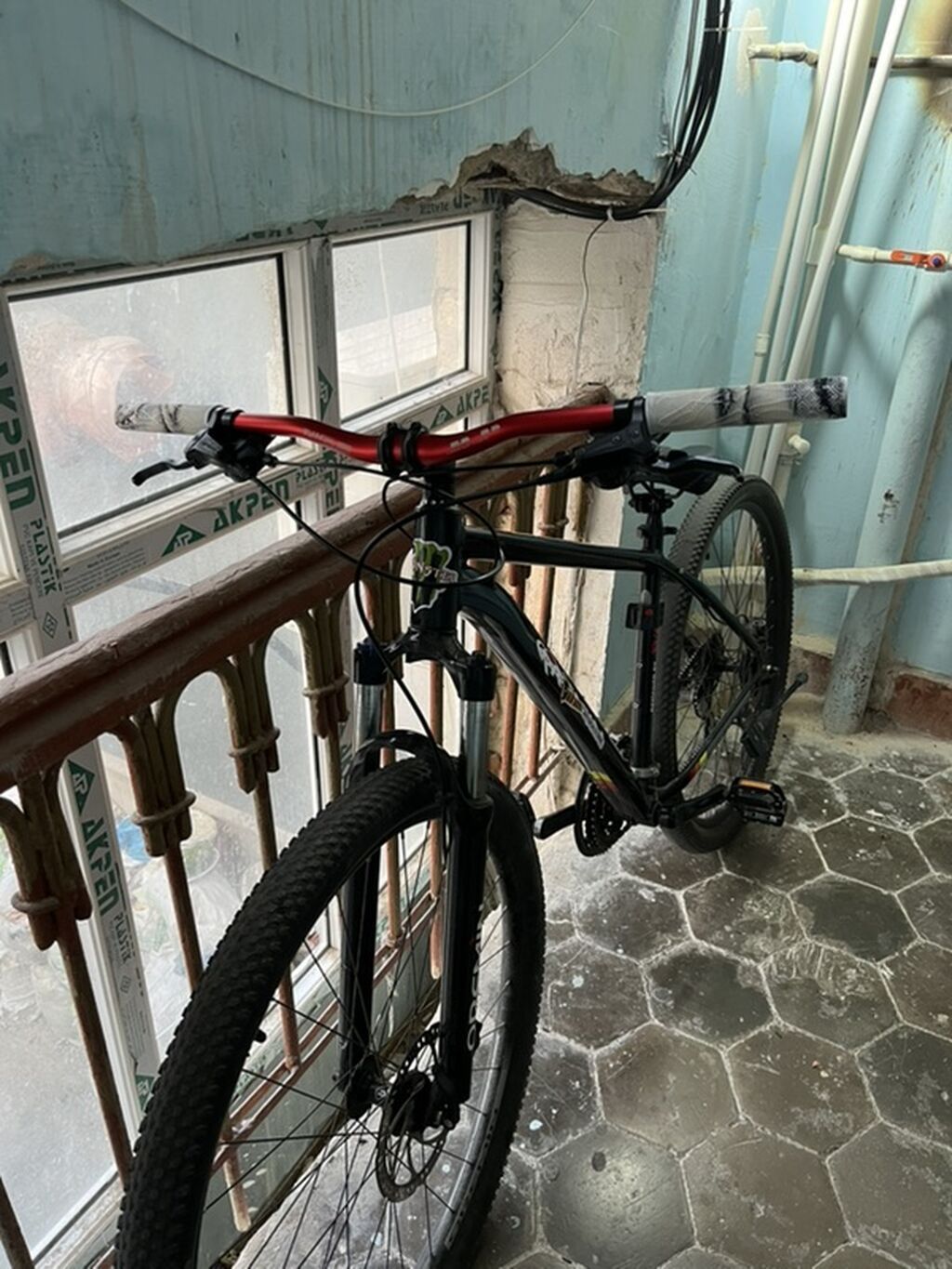 MTB velosiped - Çərçivə: yüngül ərintidən dağ velosipedi çərçivəsi -