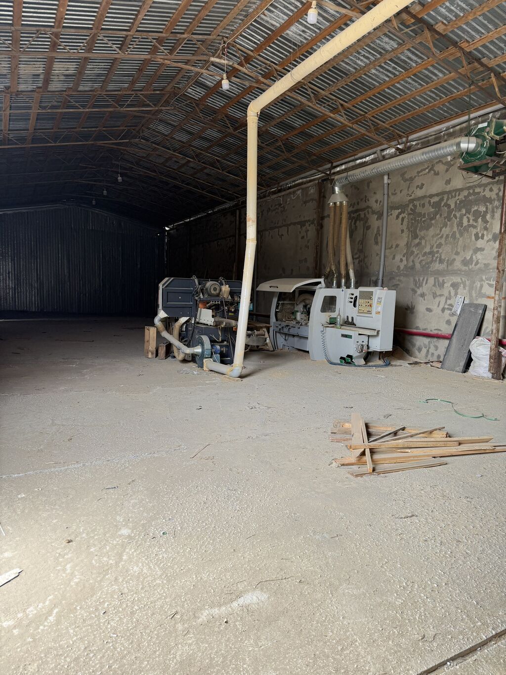 Abşeron Ticarət Mərkəzində istehsalat sahəsi və anbar icarəyə verilir!