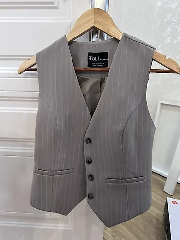 Toli Woman qadın klassik jilet - Rəng: boz, incə şaquli zolaqlı - şəkil 2