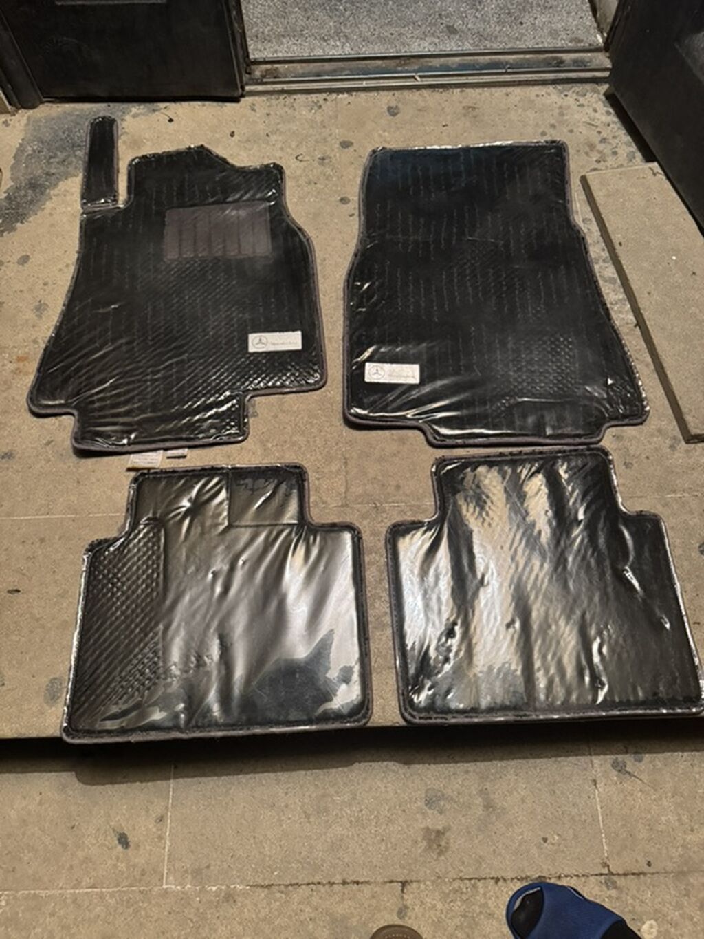 Avtomobil üçün ayaqaltı, Rezin, Mercedes