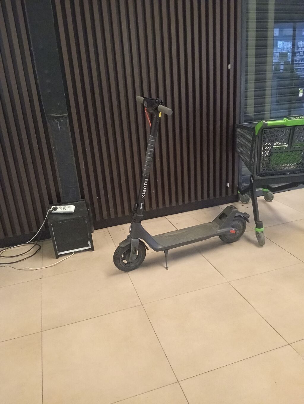 İşlənmiş Elektrik samokat 11", 351 - 500 Vt, 16 - 25 km/s