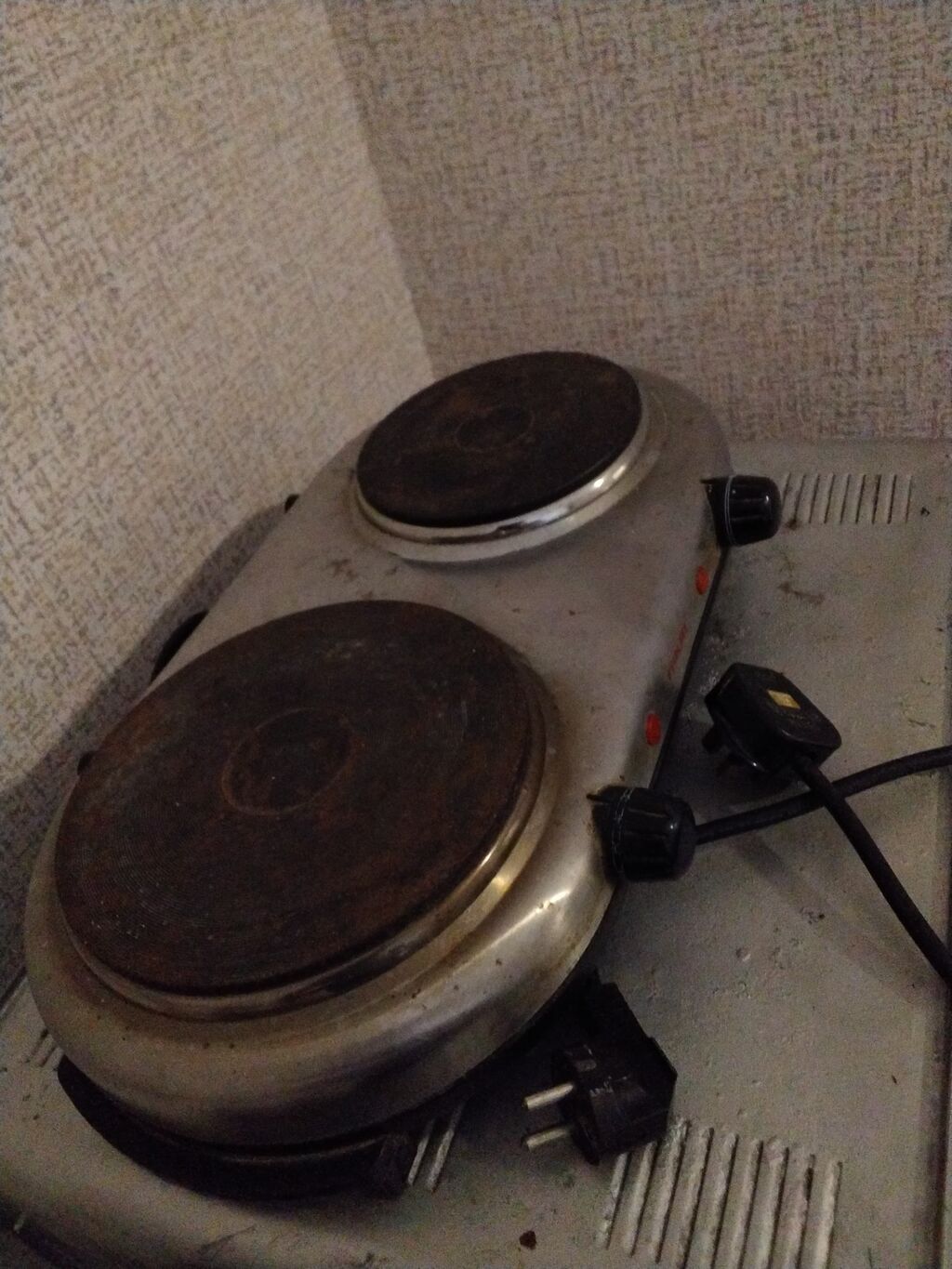 Mini elektirik pec. Boyuk terefi islekdi, kicik terefi islemir