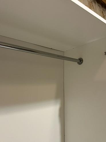 Ağ rəngli iki qapılı geyim şkafı 90х48х198 - Daxildə paltar asmaq - şəkil 5