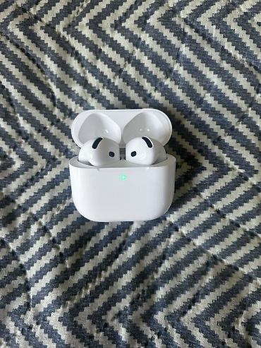 Apple AirPods 4 (ANC) - Aktiv səs-küyün azaldılması (ANC) — qızıl - şəkil 5