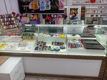 Zərgərlik vitrinləri və aksesuar stendləri – mağaza üçün hazır - şəkil 3