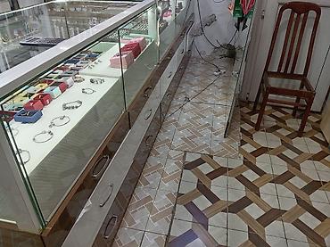 Zərgərlik vitrinləri və aksesuar stendləri – mağaza üçün hazır - şəkil 4