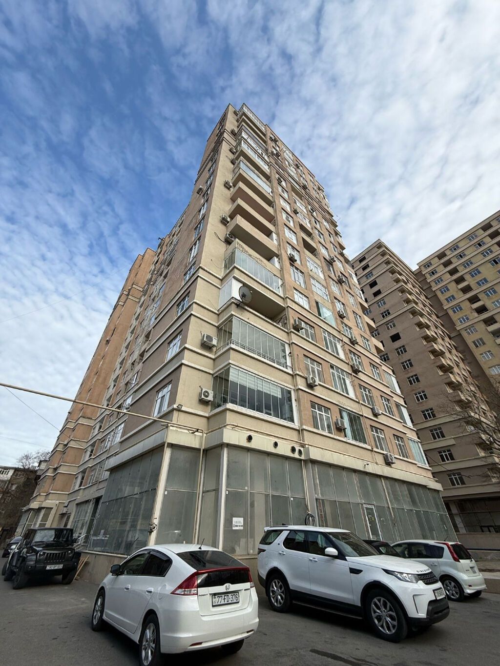 Yasamal, 3 otaqlı, Yeni tikili, m. İnşaatçılar, 101 kv. m