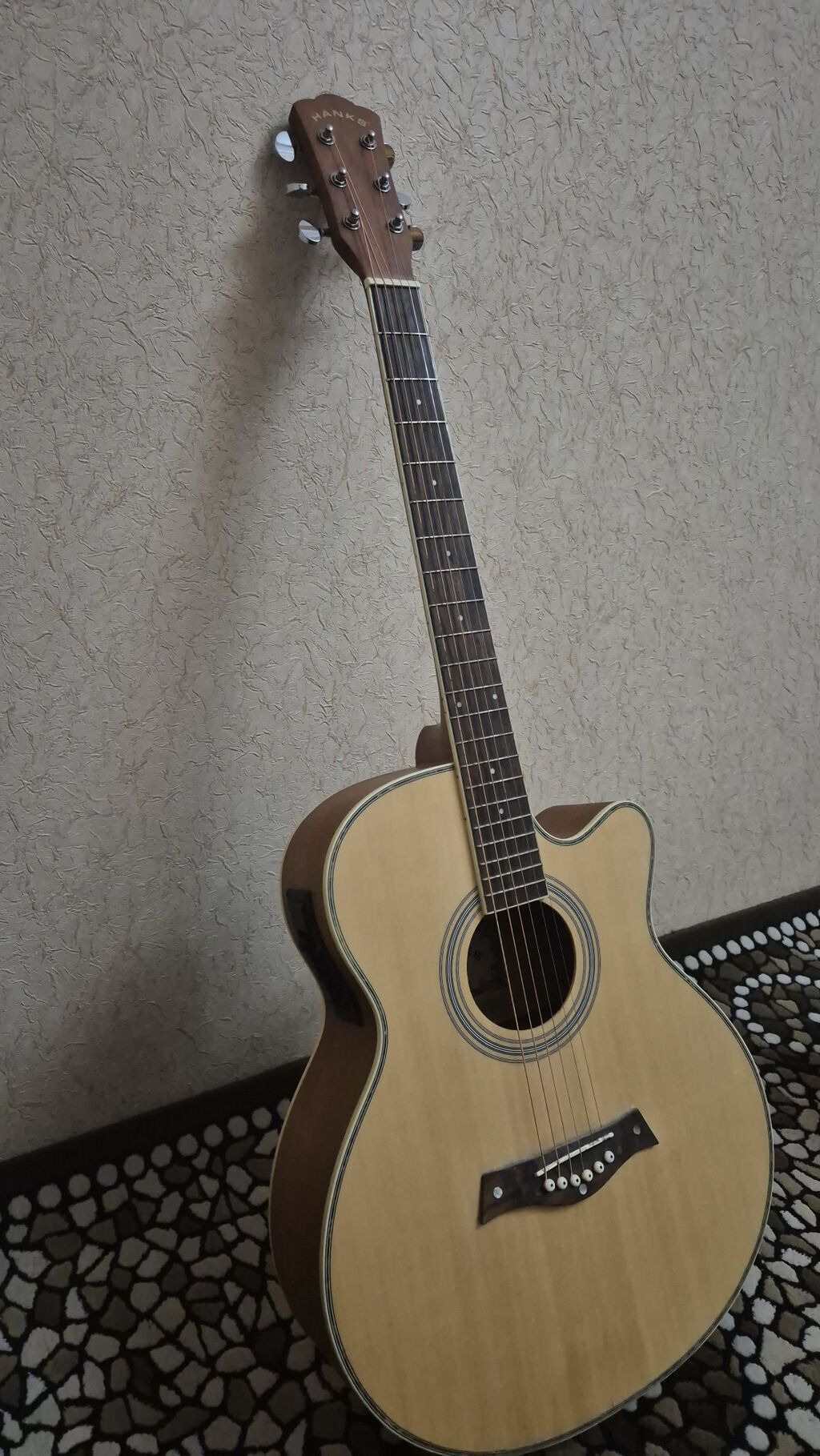 Akustik gitara, 6 sim, İşlənmiş, Ünvandan götürmə