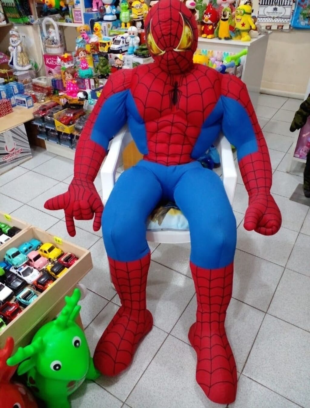 Yumşaq spiderman. Boyu 2 metrdir,Dubaydan getirilib. 📍Ünvan:Elmlər