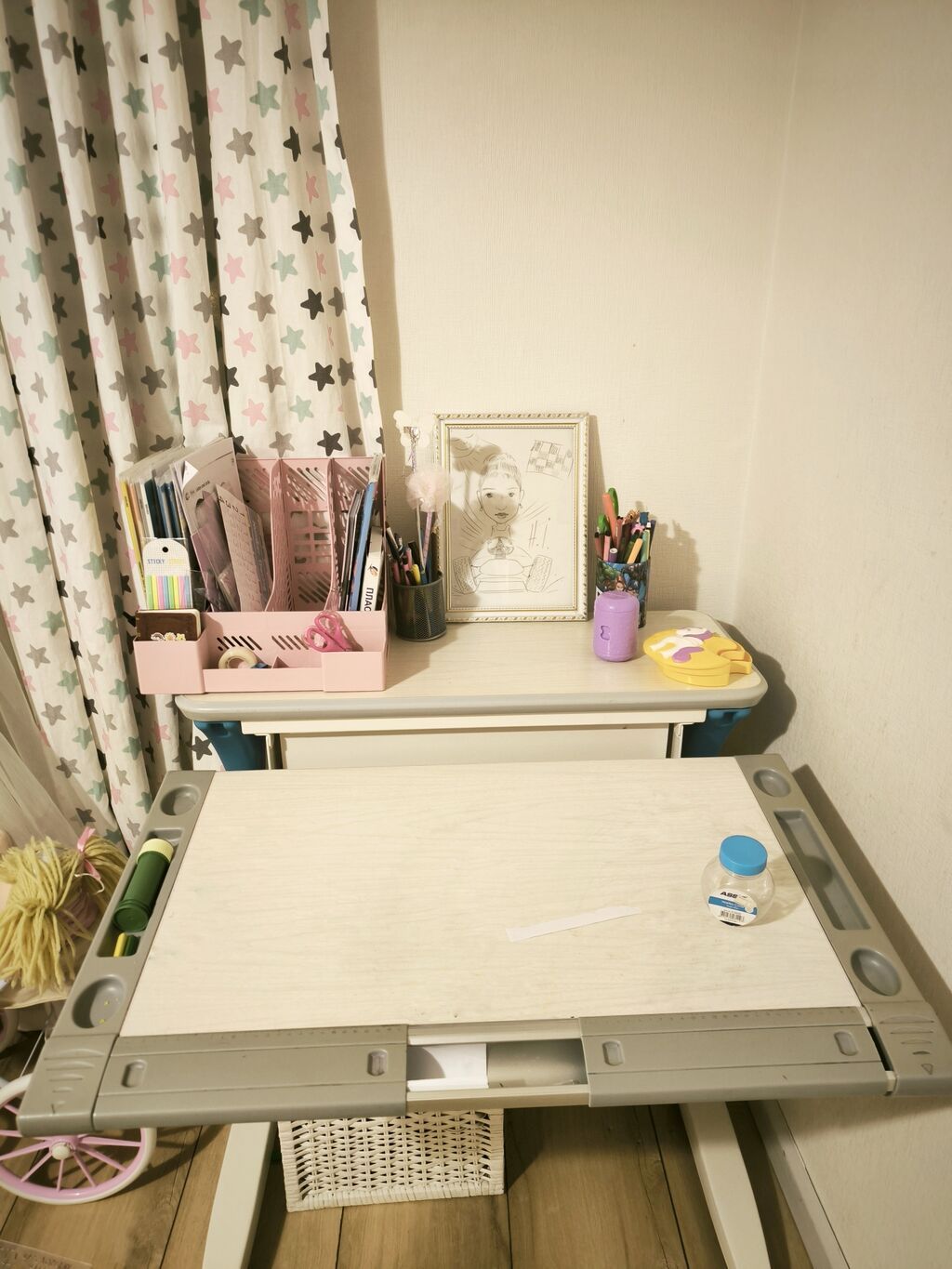 Oğlan və qız üçün, Siyirməli, Parta, Stulsuz