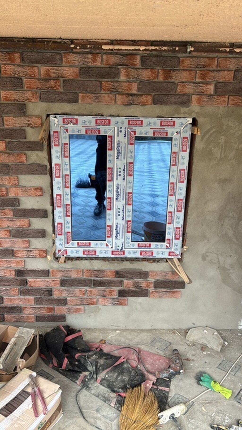 PVC qapı-pəncərə və jalüz/rollet xidmətləri - PVC pəncərə: Sashlı