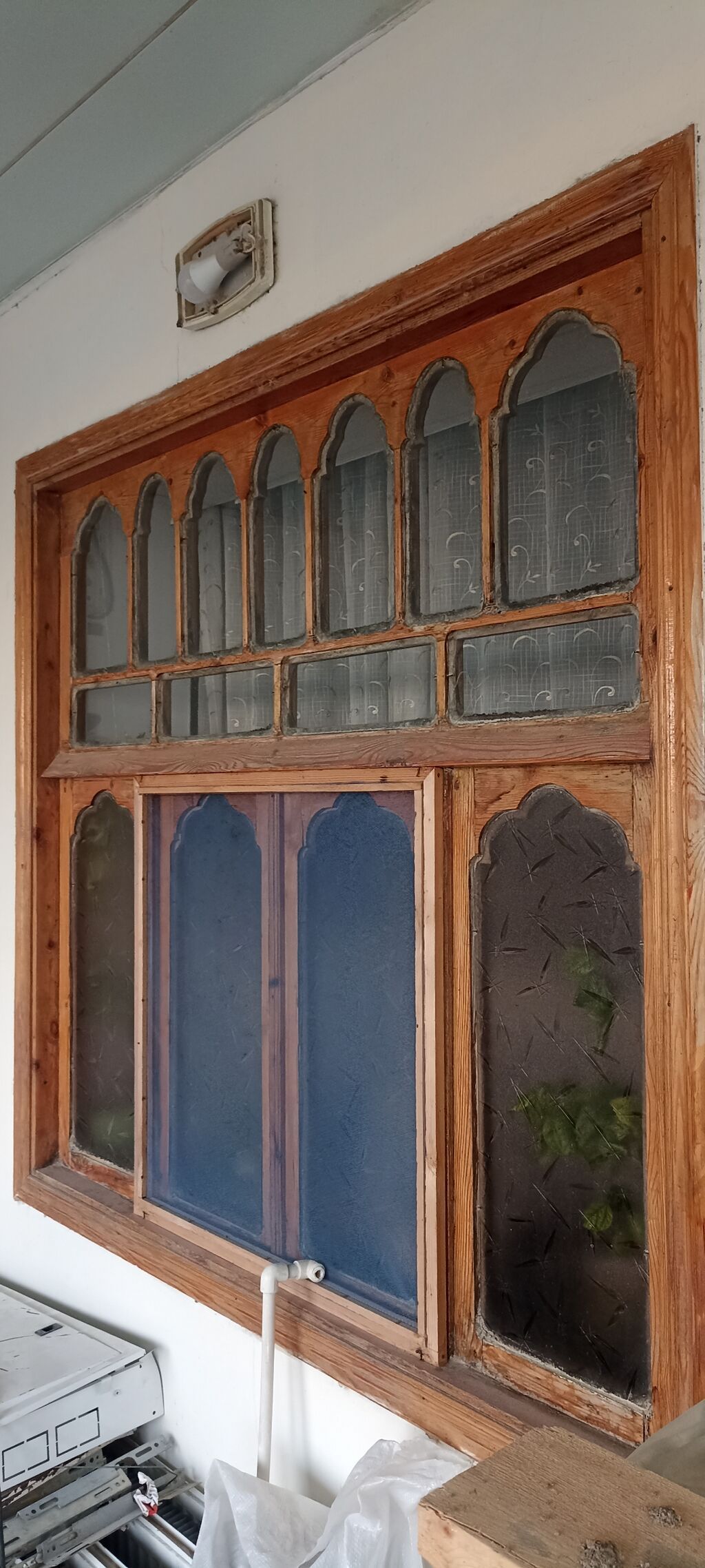 Məhsul: Taxta qapı və pəncərə dəsti Təsvir: - Klassik üslubda