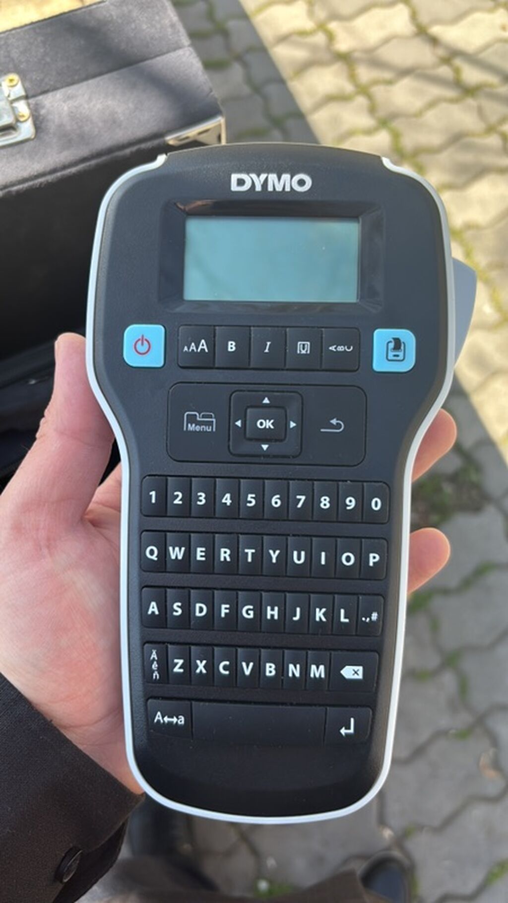 DYMO etiket yazıcısı – əl tipli model Xüsusiyyətlər: - QWERTY