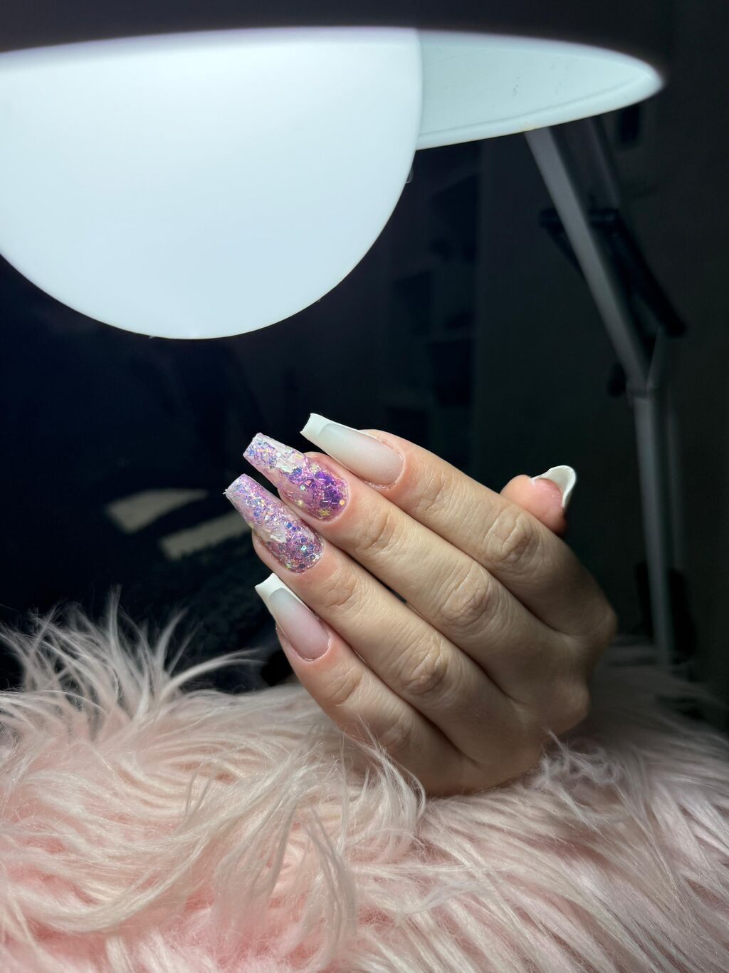 Xidmət: Peşəkar manikür və dırnaq dizaynı Təsvir: - Klassik, fransız