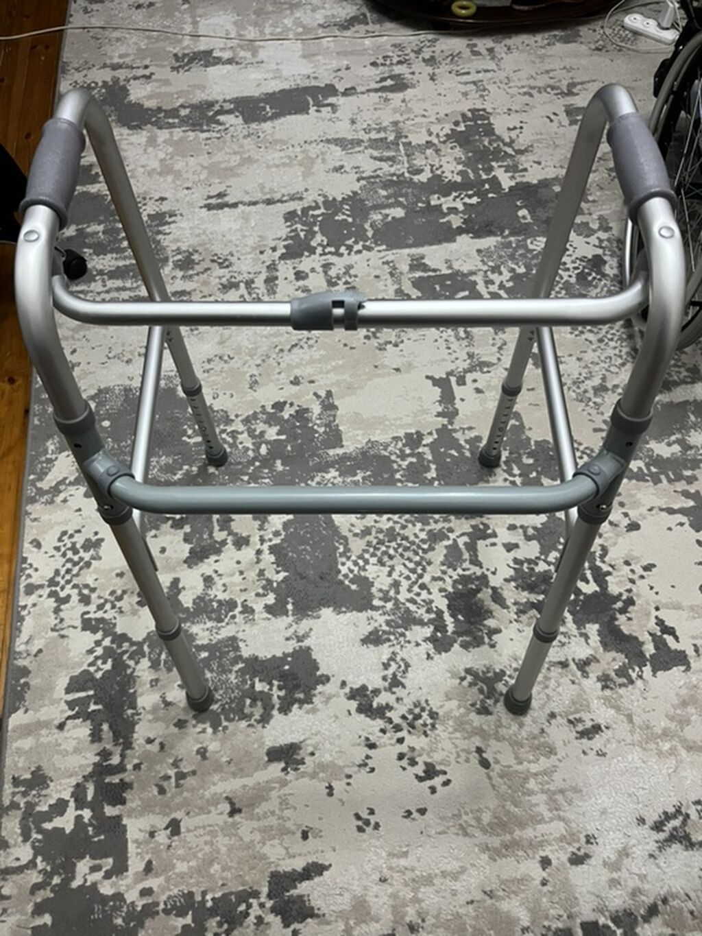 Alüminium gəzinti çərçivəsi (walker) İşlenmeyib tezedir