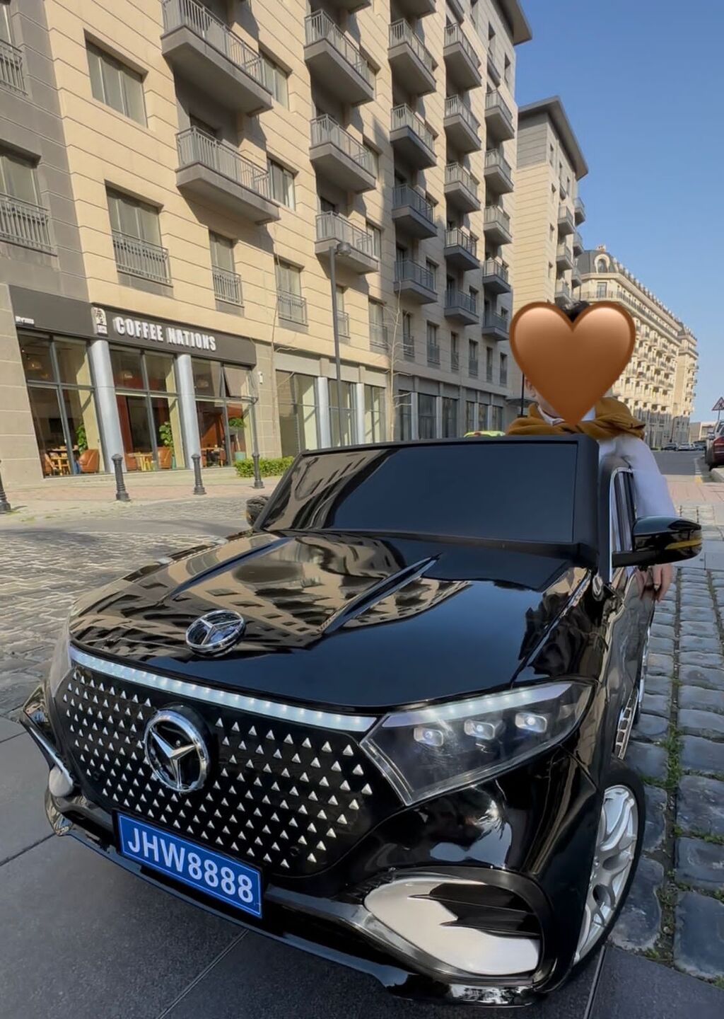 Uşaq üçün avtomobil. 410azn. Sadəcə bir dəfə, çəkiliş üçün həyətə