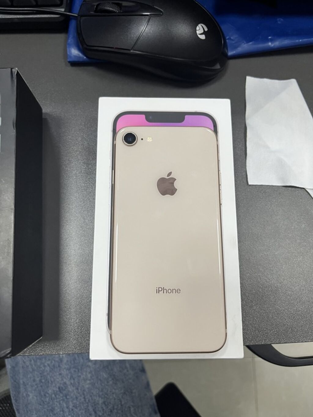 IPhone 8, Qızılı