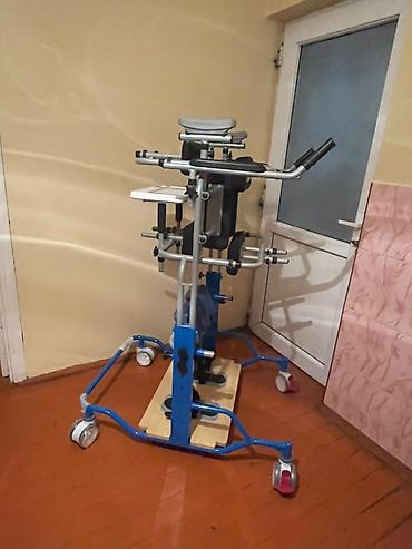 Reabilitasiya üçün dayaq verən ayaqüstü qurğu (stander) - şəkil 2