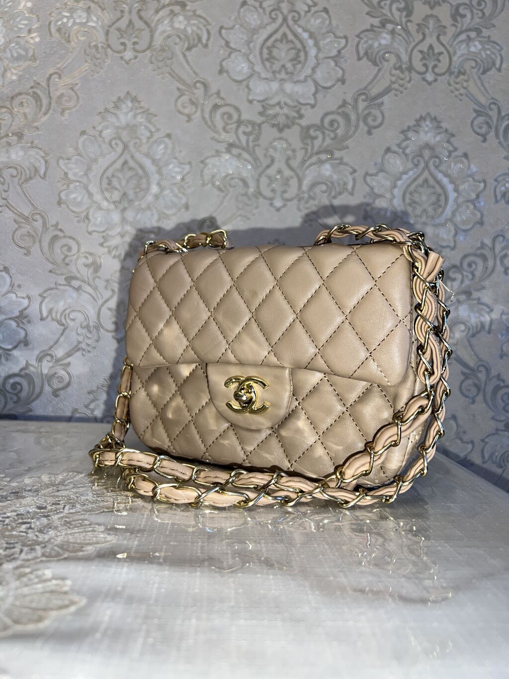 Heç bir problemi yoxdur,tam səliqəli formadadır Qiyməti 13 manat