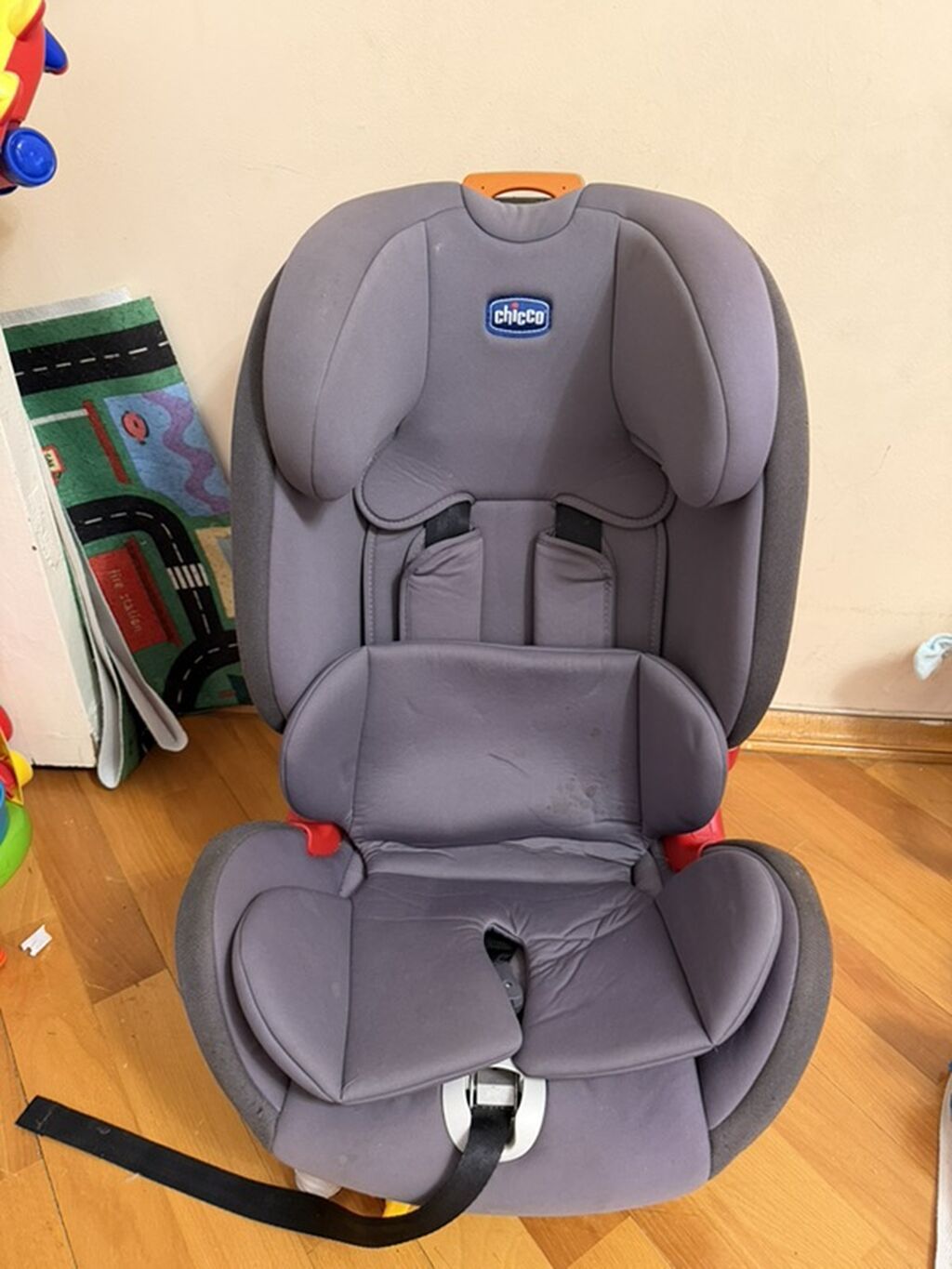 Chicco uşaq avtomobil oturacağı - Marka/model: Chicco - Rəng: boz -