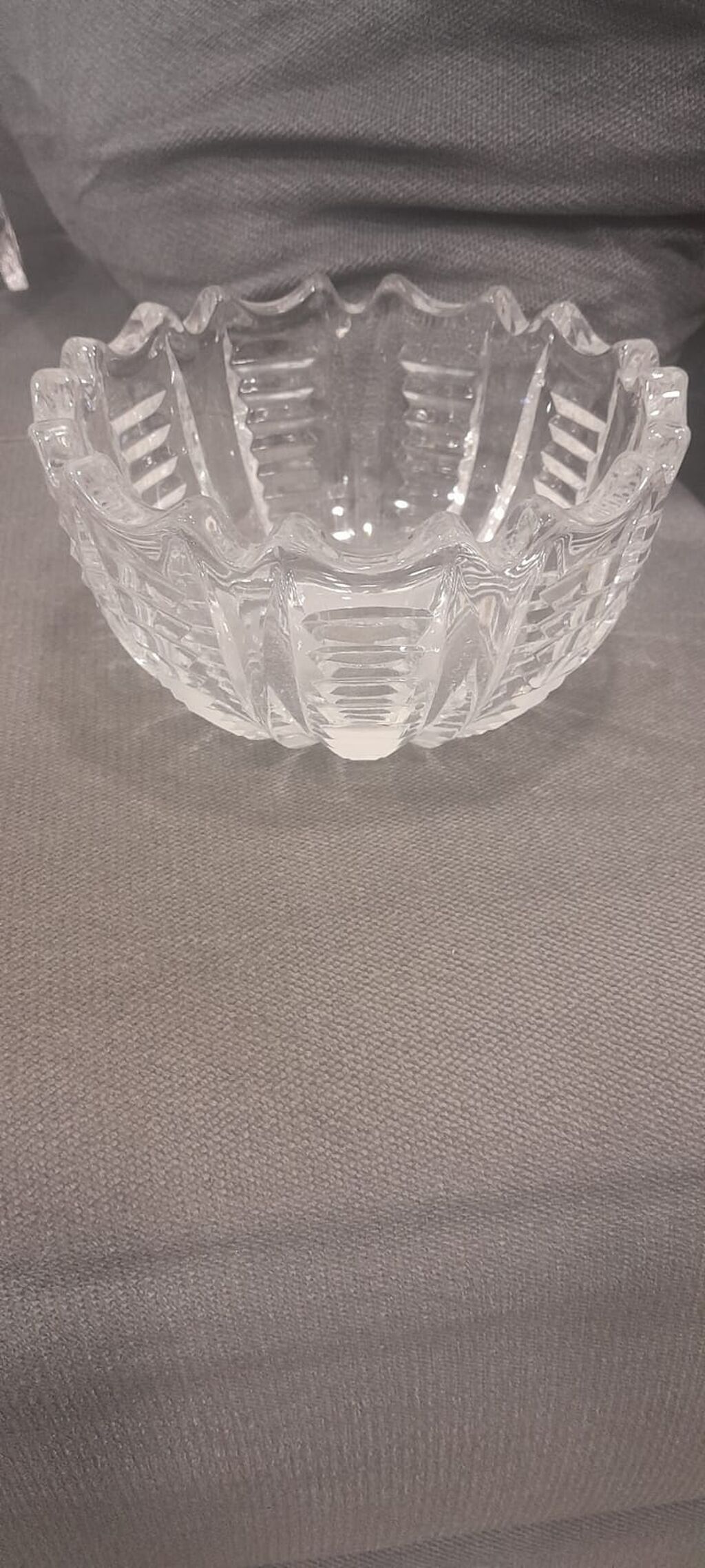 Xrustal konfet qabı 14 eni × 8 hündür., qiymət 12 azn .w.App