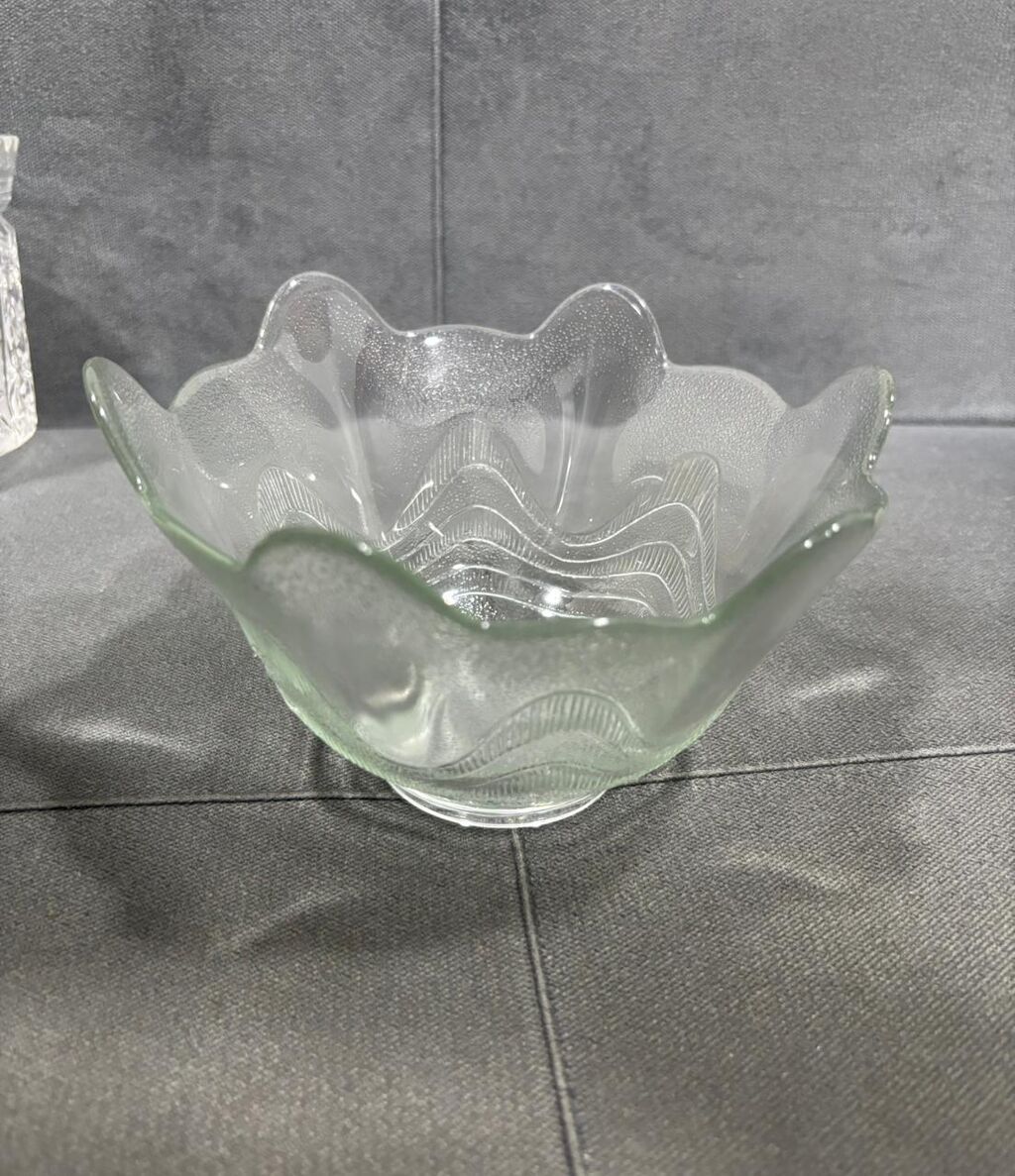 Süsə konfet qabı 18 eni × 10 hündür.,qiymət 7 azn w.App 0506794049