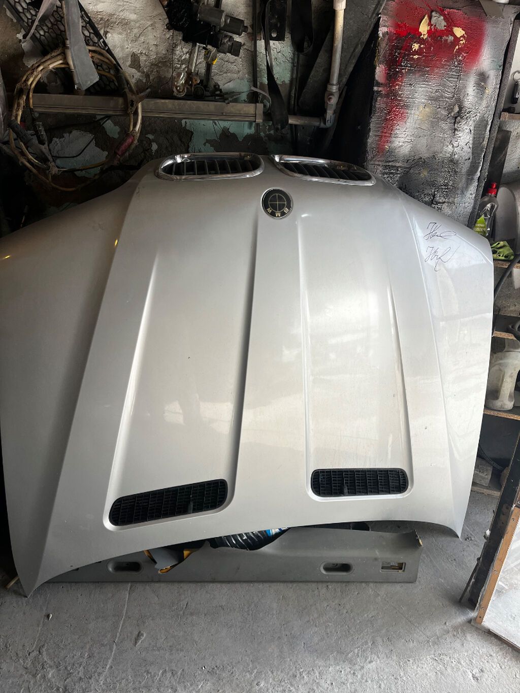 Ön, BMW X5 e53, 2004 il