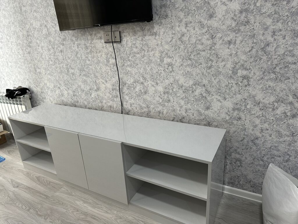 İşlənmiş, Düz TV altlığı, Polkalı