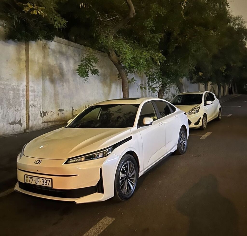 Taksi sürücüsü tələb olunur, Nəqliyyat təmin edilir, Həftəlik ödəniş, 1-2 illik təcrübə