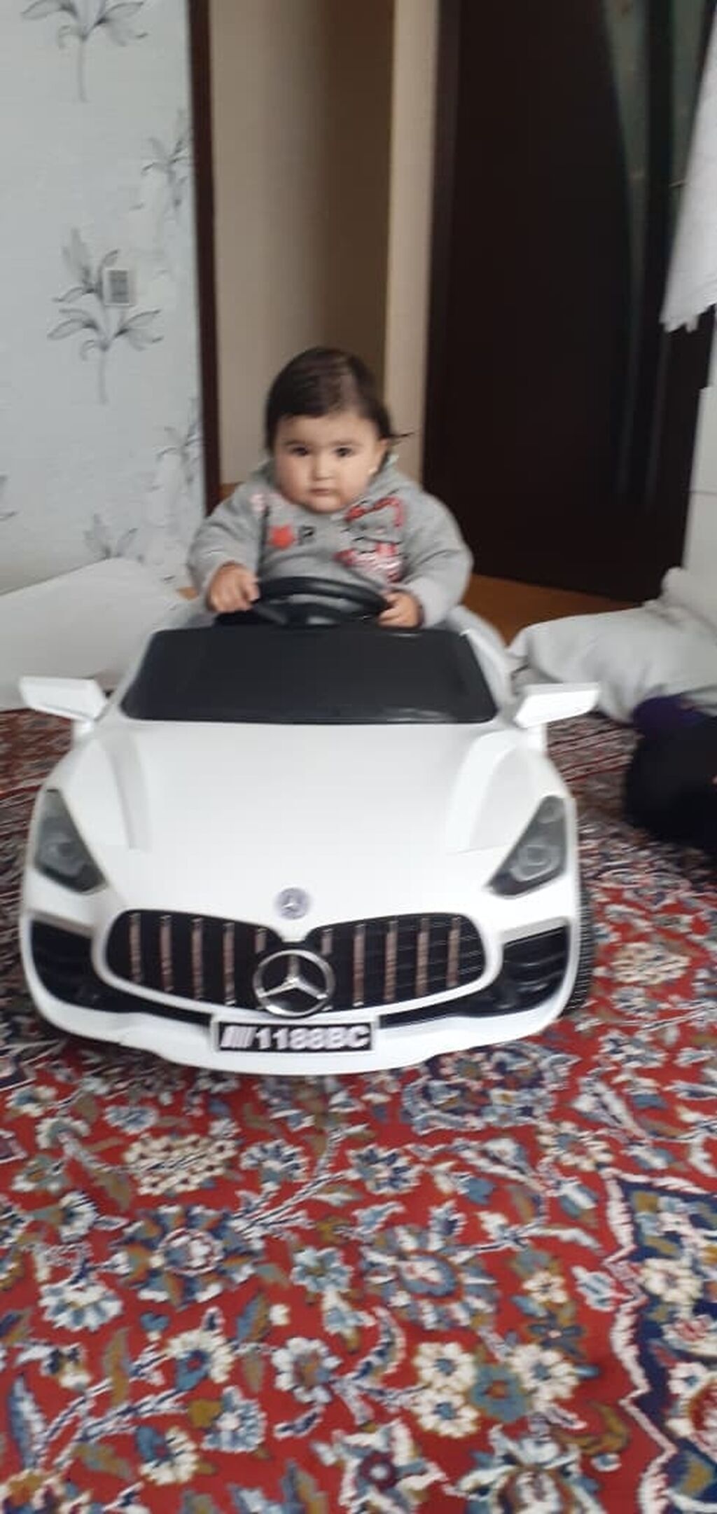 Uşaq üçün elektrikli miniatür avtomobil – Mercedes üslubunda, ağ rəng