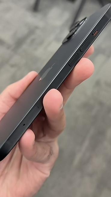IPhone 15, Qara - şəkil 3
