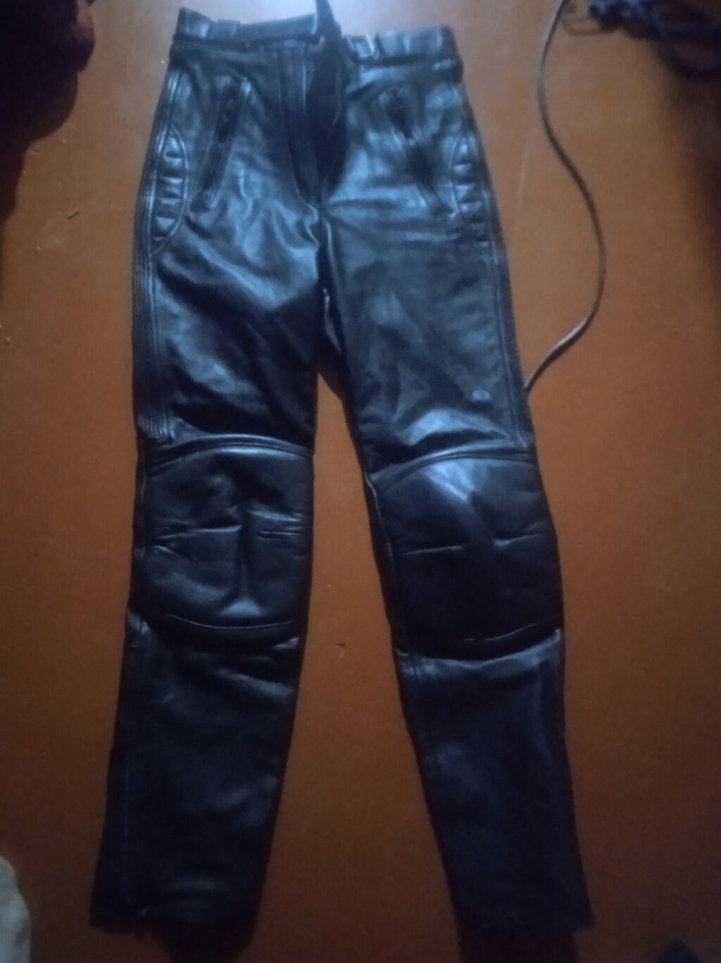 Qara dəri motosiklet şalvarı - Material: qalın, dayanıqlı dəri S