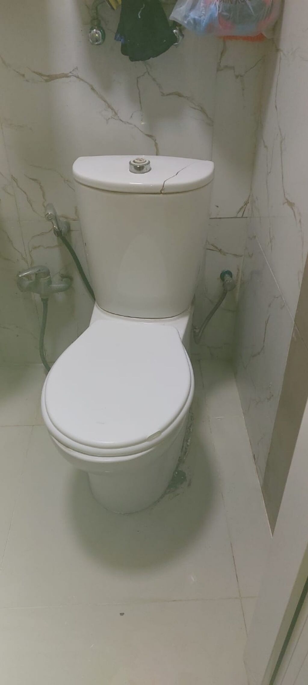 Unitaz təmiz səluqəli