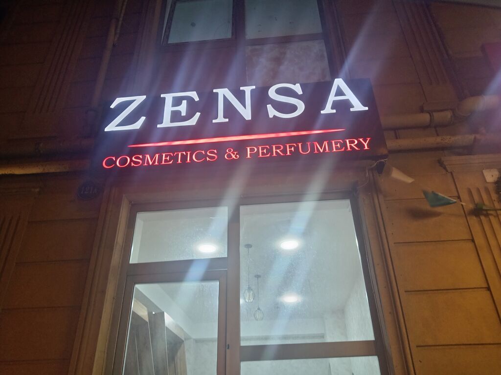 Reklam yeni alinib işiq sistemidə işlək vəziyyətdədir