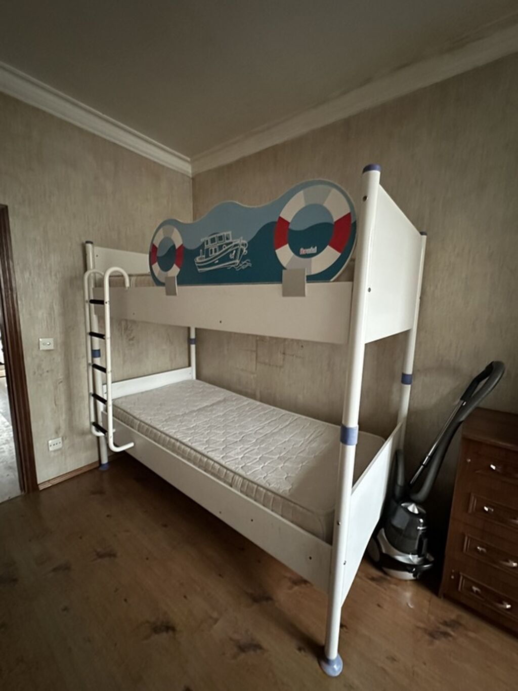 Oğlan və qız üçün, Çarpayı, Matras ilə, Siyirməsiz, Dəmir