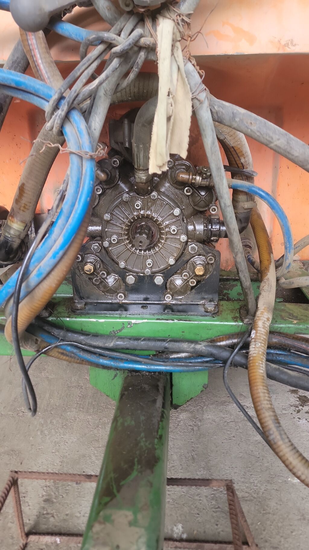 Sənaye hidravlik nasos-motor aqreqatı - Güclü çoxporşenli hidravlik