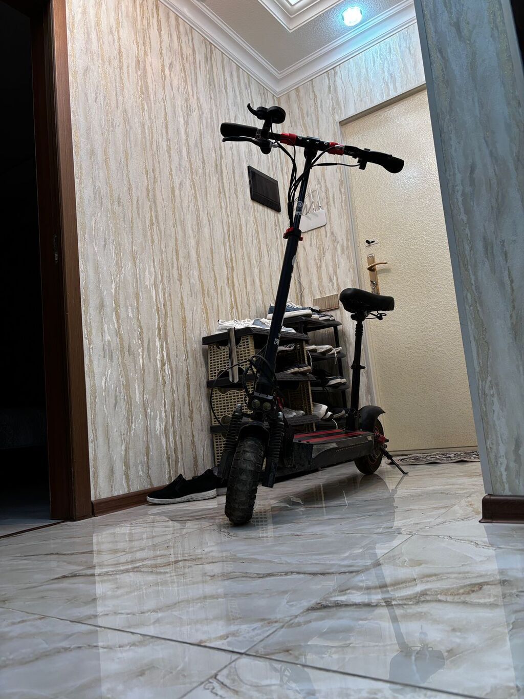 Kugoo M4 PRO tam işlek veziyetde problemi yoxdur spidomrtir usdunde