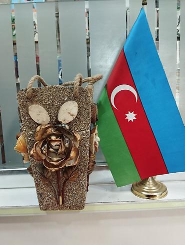 Kənd üslubunda hazırlanmış, təbii materiallarla bəzədilmiş bu - şəkil 2