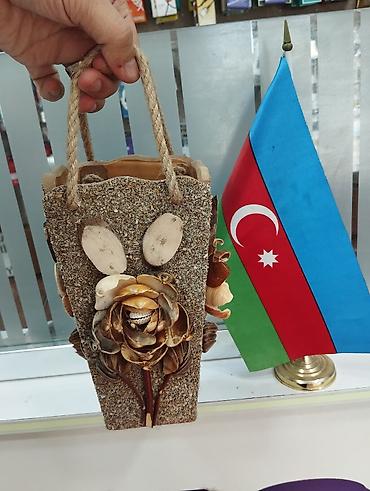 Kənd üslubunda hazırlanmış, təbii materiallarla bəzədilmiş bu - şəkil 3