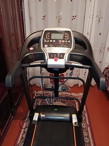 Elektrikli qaçış trenajoru - Güclü motor və enli qaçış səthi: evdə - şəkil 4